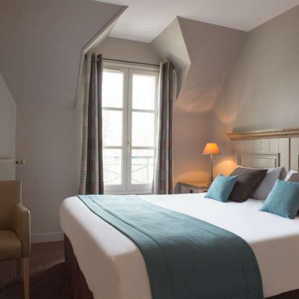 Chambre Supérieur - Hôtel Aux Vieux Remparts - Provins - 77