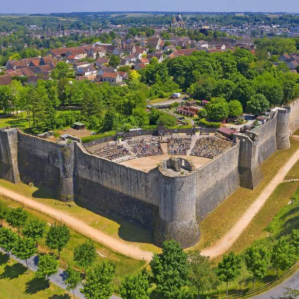 Les Aigles des Remparts à Provins Seine et Marne