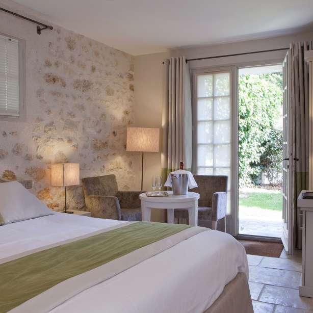 Chambre Tradition - Hôtel Aux Vieux Remparts - Provins - 77
