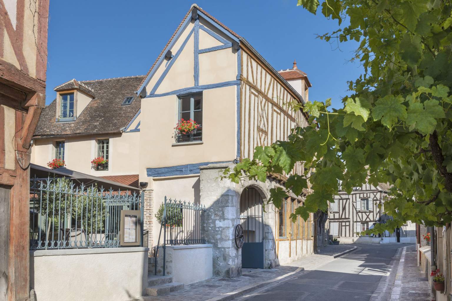 Hôtel Aux Vieux Remparts Cité Médiévale Provins 77 - Hôtel 4 étoiles
